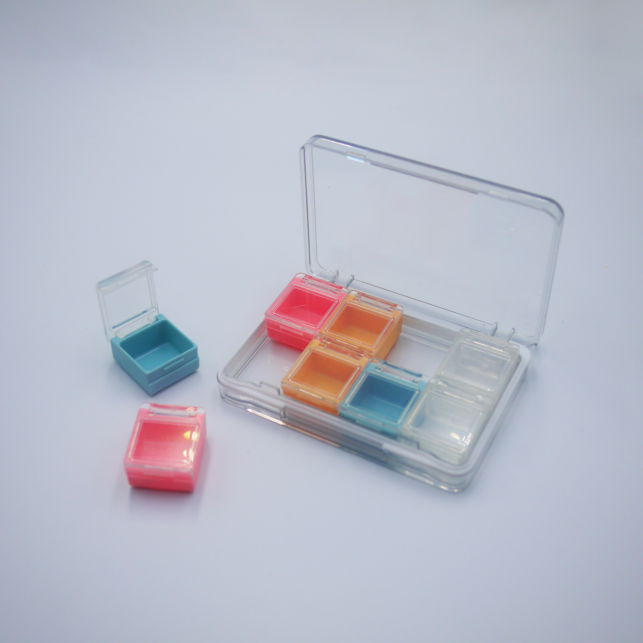 Portable Multi-Compartment Pill Organizer