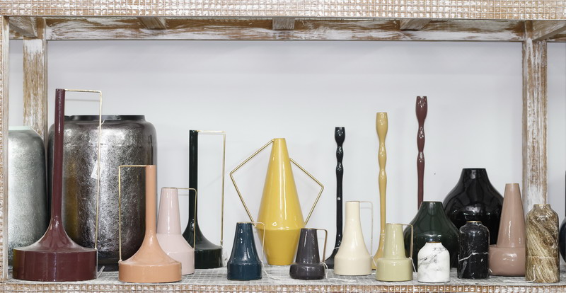 COLLECTION OF CANDLE STICKS & FLOWER VASE