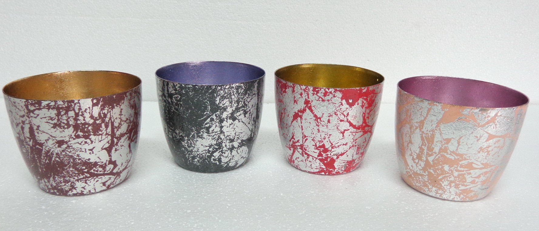 IRON ENAMELLED FOIL T-LITE HOLDERS