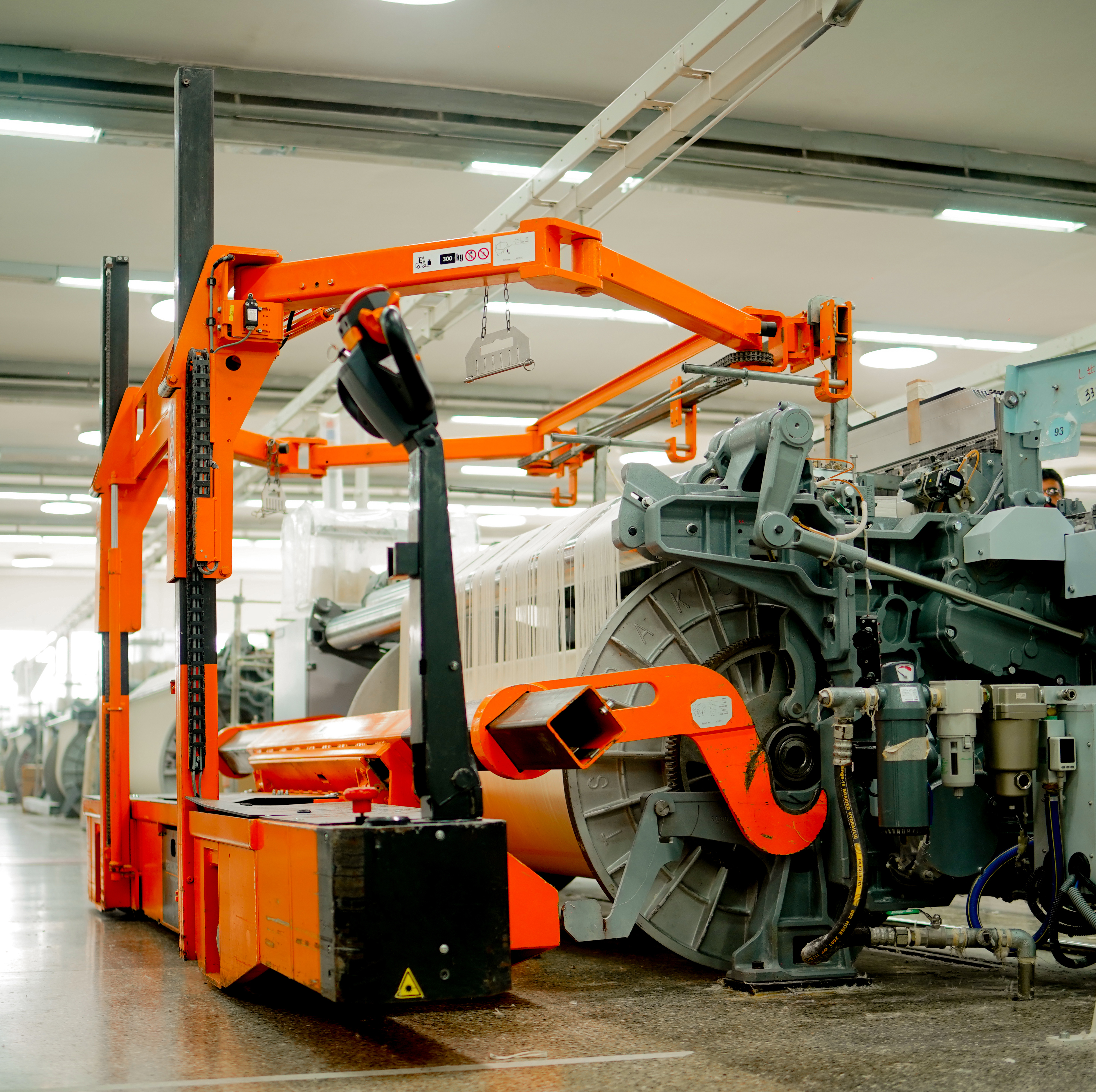 Elektro-Kettbaumhubwagen mit Geschirreinlegevorrichtung