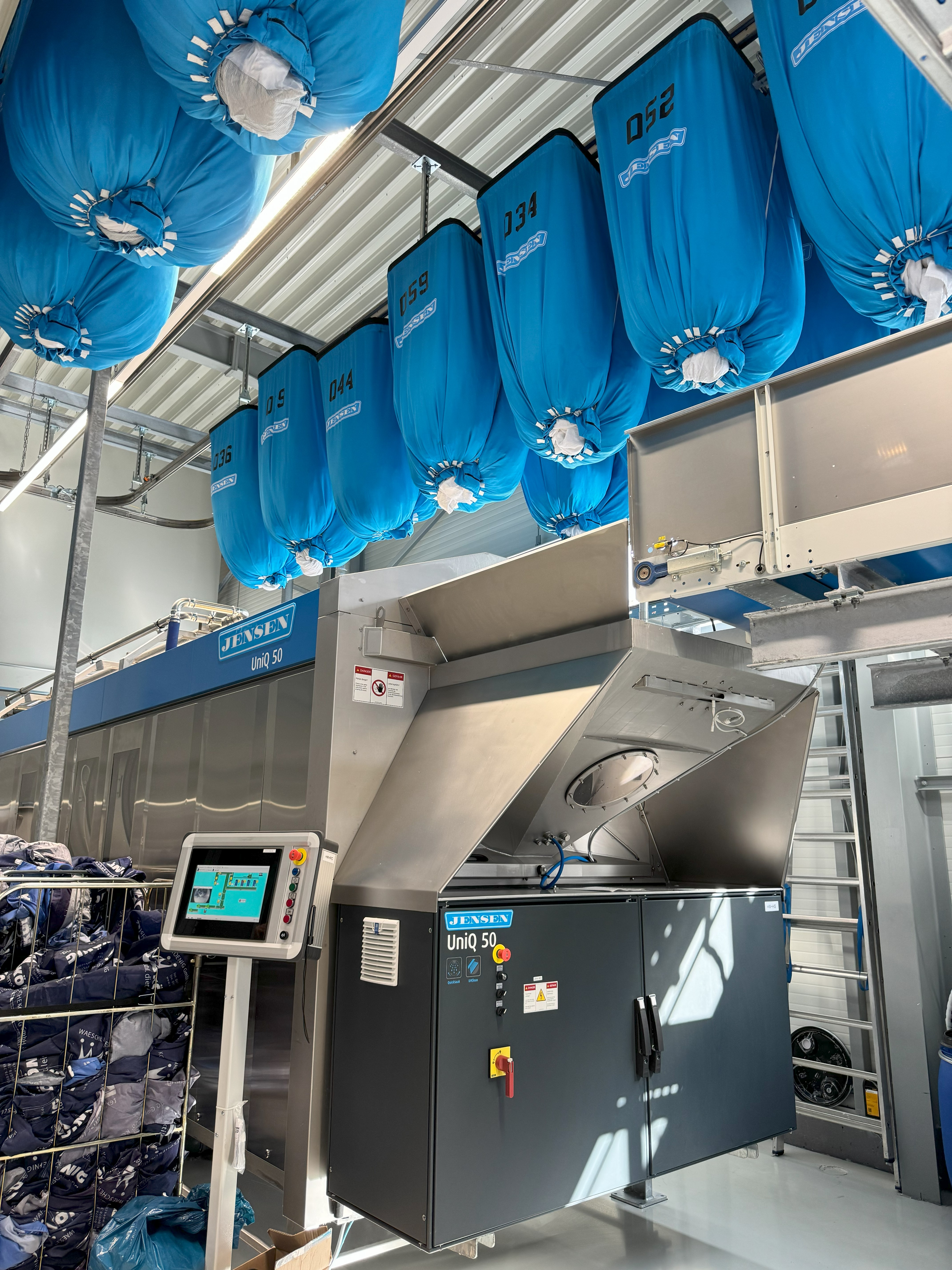 JENSEN Tunnelwascher UniQ - Waschraumtechnologie neu definiert
